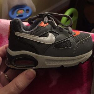 😎Nike Air Max size 5 Toddlers shoes😎